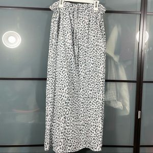 India Collection by Emerson Fry grey and white leopard print skirt. Size M